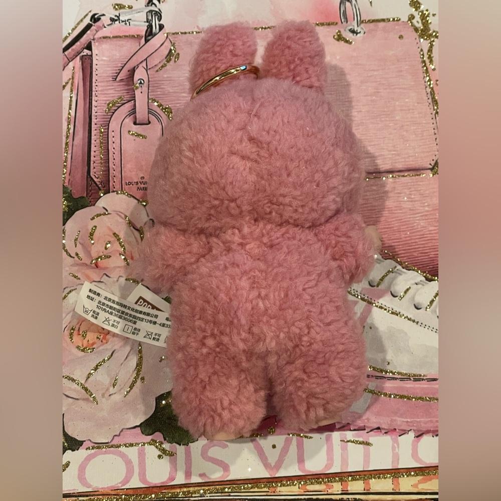 POP MART AUTHENTIC LABUBU Lychee Berry Pink Monster Plush Doll Keychain W/Outfit - Picture 4 of 17